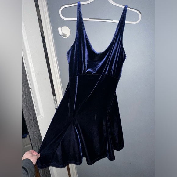 Vintage Victoria’s Secret Velvet Dress - Picture 6 of 9
